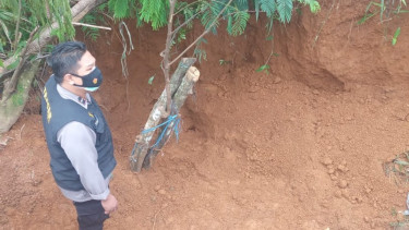 Dua Orang Penambang Emas di Sukabumi Tewas Tertimbun Lubang Galian