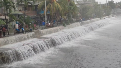 Banjir Rob Terjang Jakarta Utara, Sejumlah Rumah Rusak