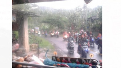 Breaking News: Warga Terdampak Erupsi Gunung Semeru Butuh Makanan Cepat Saji