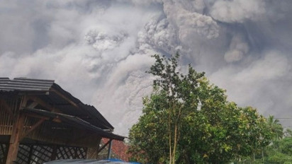 Breaking News: 13 Warga Masih Belum Ditemukan Usai Jembatan Gladak Perak Putus