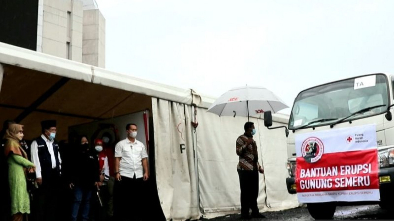 Erupsi Semeru, Bantuan dan Personil Relawan Mulai Mengalir Dari Sejumlah Lembaga
            - galeri foto