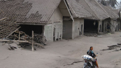 Erupsi Semeru, Relawan Temukan Jenazah Seorang Ibu Gendong Bayi