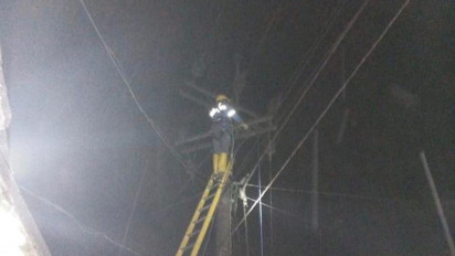 PLN: 69 Gardu Listrik Terdampak Erupsi Semeru Menyala Besok