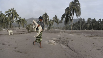 ESDM: Awan Panas Guguran Ancaman Khas di Gunung Semeru