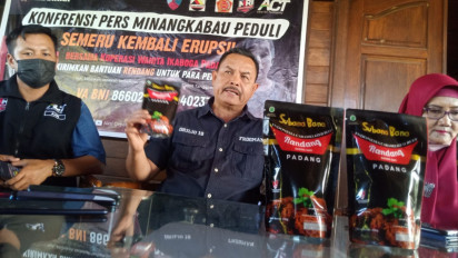Warga Sumbar Kumpulkan 5 Ton Rendang untuk Korban Erupsi Gunung Semeru