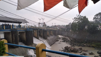 Diguyur Hujan Seharian Bendung Katulampa Bogor Masih Aman