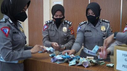 Polwan Gorontalo Galang Donasi untuk Korban Terdampak Erupsi Gunung Semeru