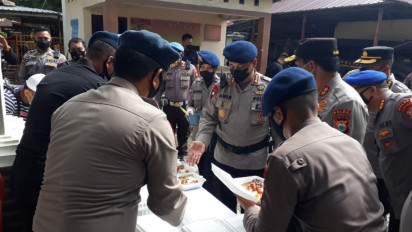 Polda Sulsel Siapkan Dapur Lapangan Untuk Warga Korban Banjir