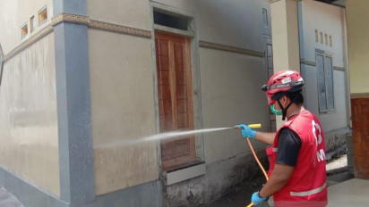 PMI Kerahkan Personelnya Bantu Pemulihan Fasilitas Ibadah di Lumajang