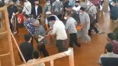 Inilah Detik-Detik Saat Wali Kota Bandung Oded M Danial Kolaps di Masjid Mujahidin, Bandung