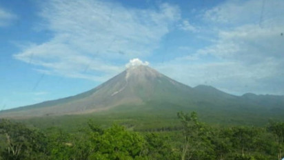 Aktivitas Gunung Semeru Masih Didominasi Gempa Guguran dan Erupsi