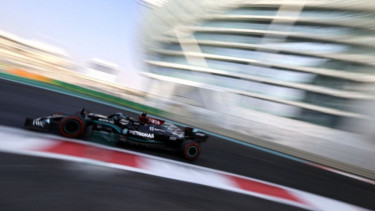 Jelang Kualifikasi GP Abu Dhabi, Hamilton Kalahkan Verstappen