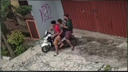 Aksi Penganiayaan dan Perampasan Telepon Genggam Milik Pelajar di Batu Terekam Kamera CCTV