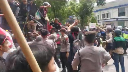 Demo Tuntut Mafia Tanah di Depan PN Makale Ricuh, Polisi dan Massa Aksi Terlibat Saling Serang