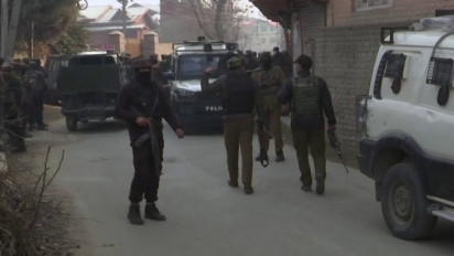 Dua Polisi India Tewas dan Belasan Lainnya Luka dalam Serangan Bersenjata di Srinagar Kashmir