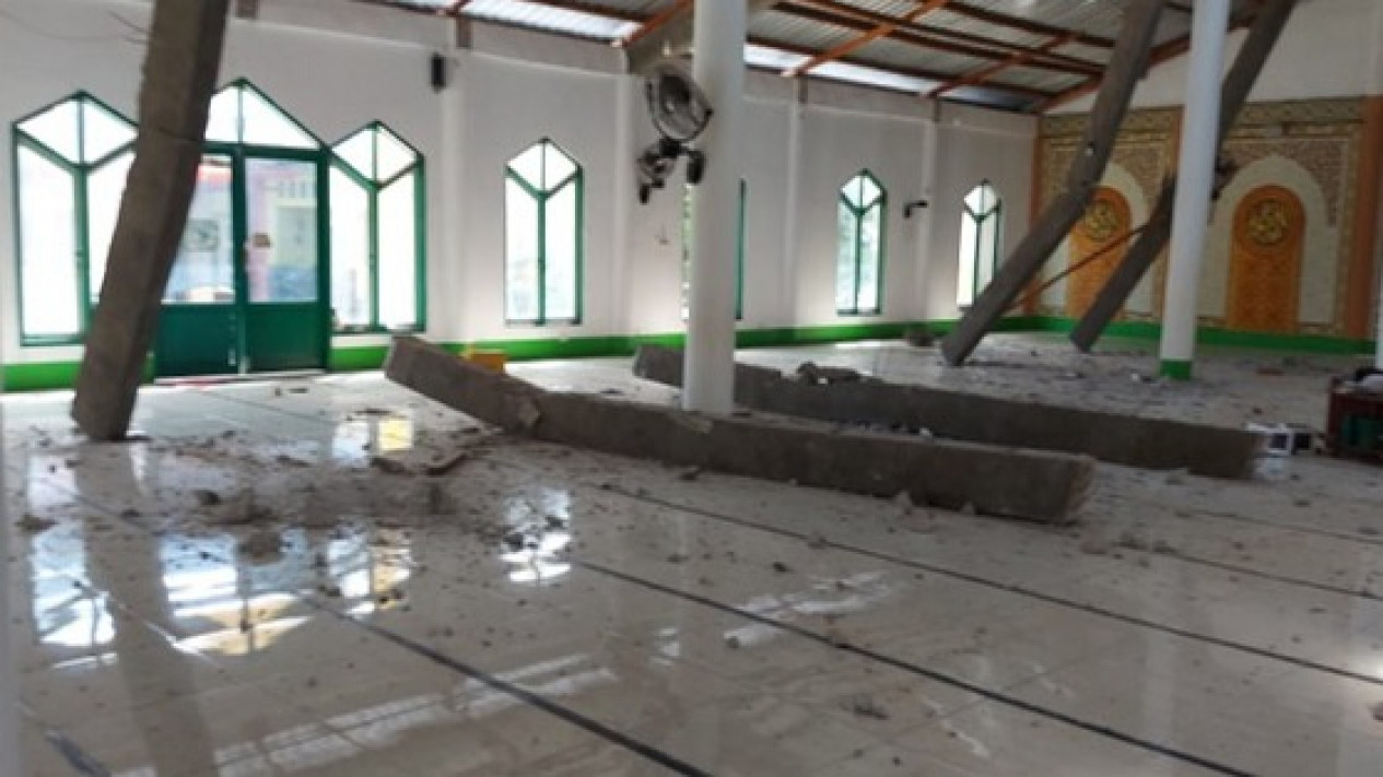 Sejumlah Bangunan di Kepulaun Selayar Rusak Dampak Gempa Magnitudo 7,4 di NTT
            - galeri foto