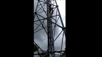 Seorang Pakerja Tower Provider di Cirebon Tewas pada Ketinggian 52 Meter