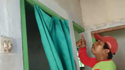 Takut Tsunami, Warga Pinggir Pantai Jember Naik Bukit setelah Gempa M 5.1