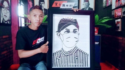 Kreatif! Limbah Kantong Plastik Kresek Diubah Menjadi Lukisan Foto Bernilai Jual Tinggi