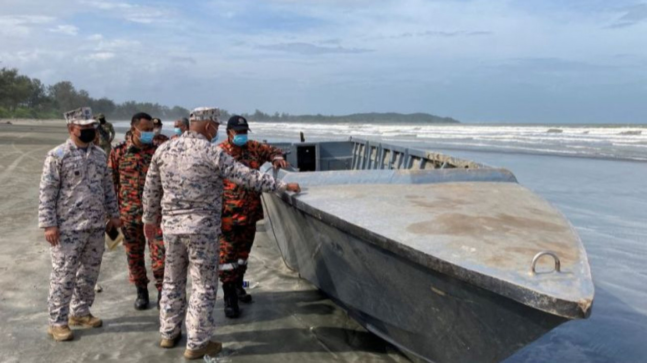 Korban Meninggal Akibat Kapal Terbalik di Johor Bahru 19 Orang, 14 Selamat
            - galeri foto