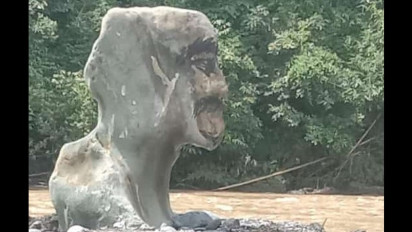 Warga Empat Lawang Dihebohkan Penemuan Batu Menyerupai Wajah Manusia