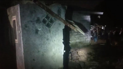 Satu Unit Rumah Warga Rusak Akibat Diterjang Banjir di Kecamatan Sukajaya Kabupaten Bogor