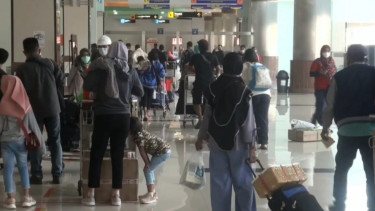 Jelang Natal dan Tahun Baru 2022, Arus Penumpang Kapal di Gapura Surya Nusantara Surabaya, membludak