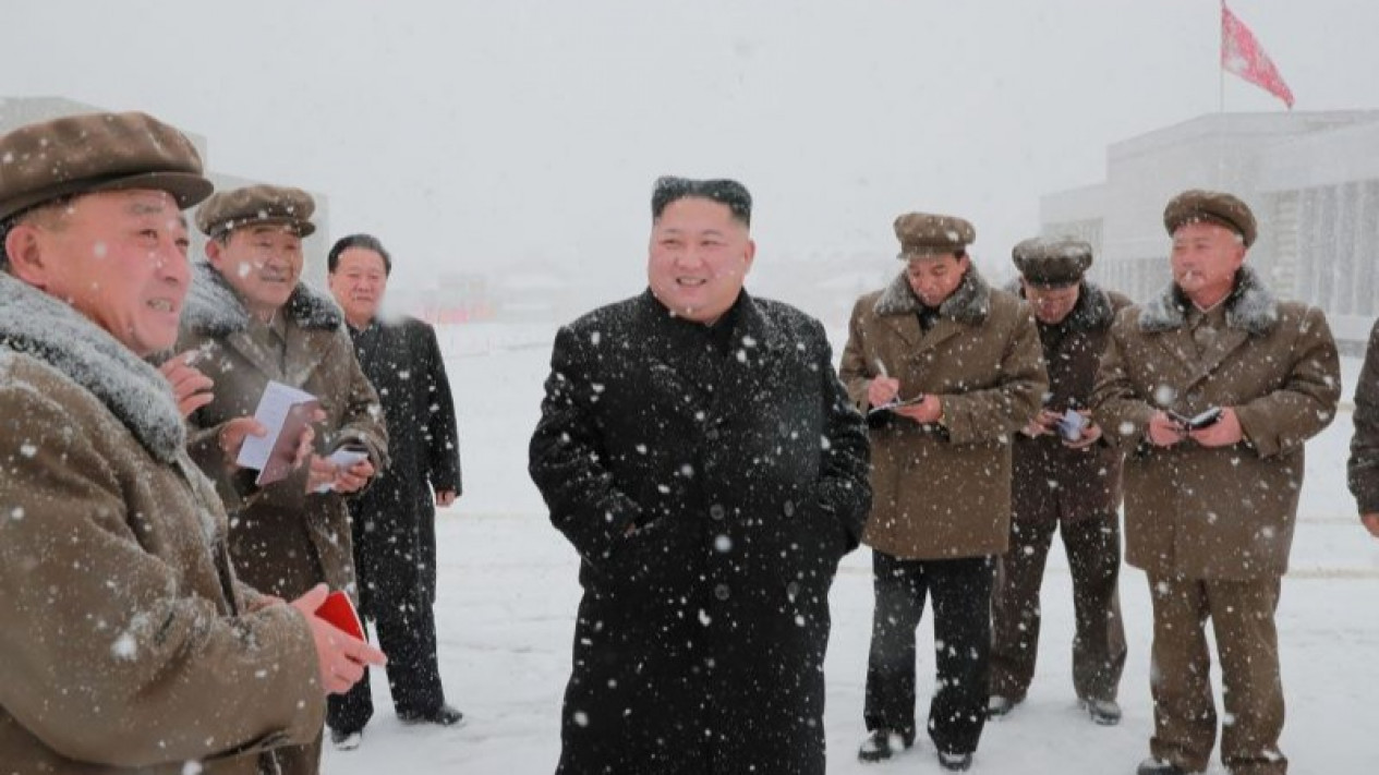 Pemimpin Korea Utara Kim Jong Un Peringati 10 tahun Kematian Sang Ayah
            - galeri foto