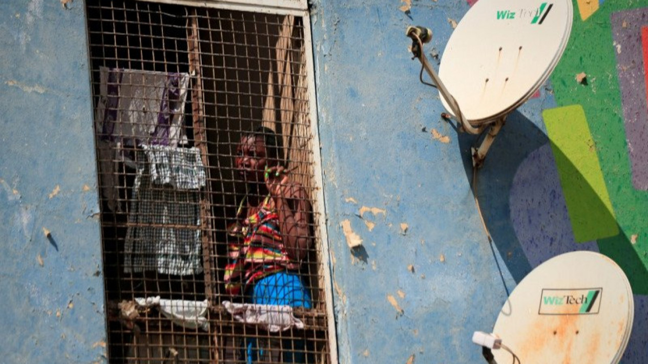 Ratusan Petugas Positif Covid-19 Omicron, Rumah Sakit Terbesar Zimbabwe Lumpuh Beroperasi
            - galeri foto