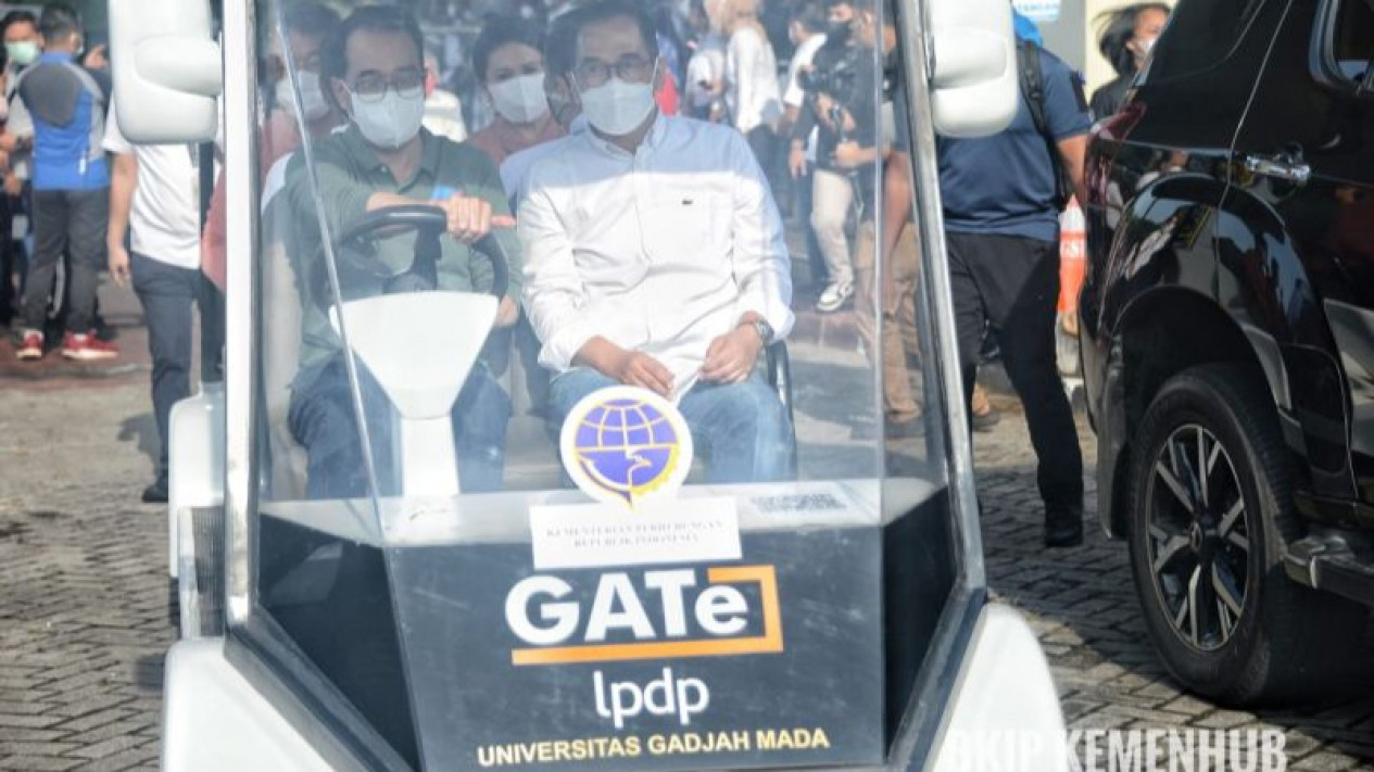 Mobil Listrik Buatan Lokal Segera Dipakai di Bandara dan KTT G20
            - galeri foto