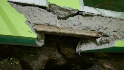 Puskesmas Roboh Lantaran Coran Besi Diganti Bambu. Pemda Garut: Parah, Inspektorat Harus Periksa Ini