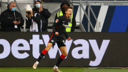 Frankfurt Lanjutkan Tren Positif, Atasi Mainz 1-0