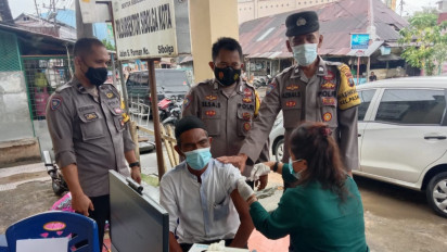Vaksinasi Door to Door, Kapolres Sibolga: Untuk Mencapai Target 70 Persen Provinsi Sumatera Utara