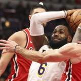 LeBron James Pantas Pakai Nomor Punggung Berapa di Philadelphia 76ers?