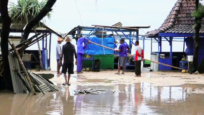Puting Beliung Terjang Pantai Sepanjang Gunungkidul, 50 Persen Bangunan Rusak