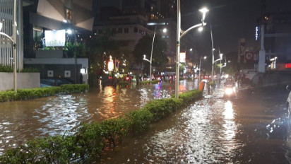 Jalan Kemang Raya Jakarta Selatan Banjir, Lalu Lintas Tersendat