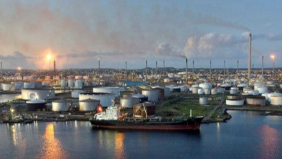 Minyak Anjlok, Penyebaran Cepat Omicron Redupkan Prospek Permintaan