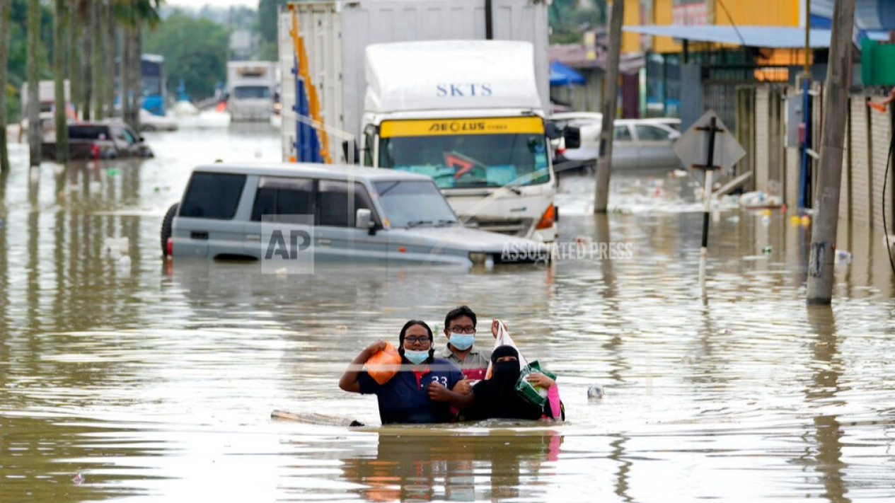 Tiga Tewas akibat Banjir di Malaysia, 10.000 Orang Terjebak
            - galeri foto