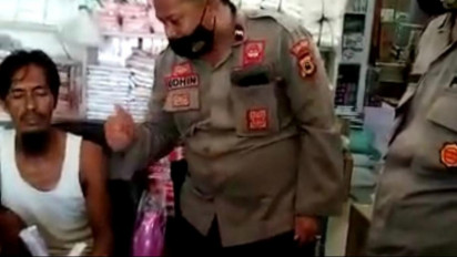 Polisi di Luwu Timur Paksa Warga Vaksin, Ancamannya Tidak Main-Main