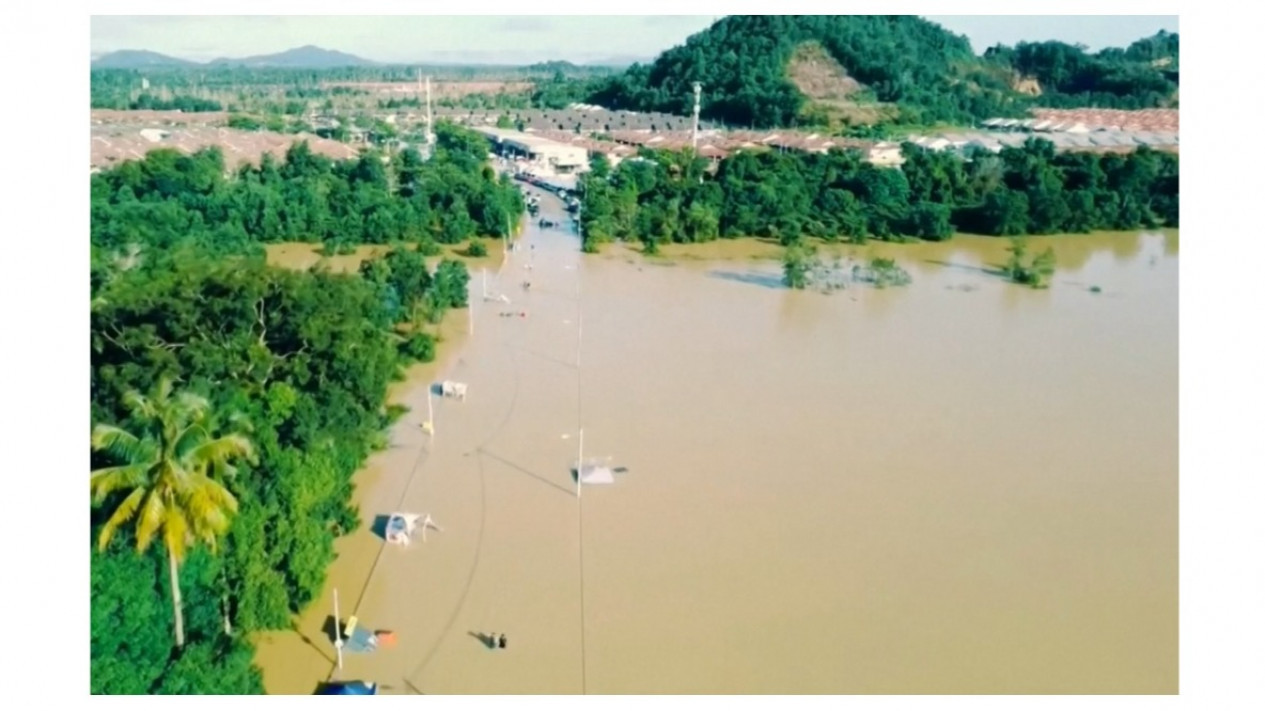 PM Ismail Sabri Yaakob Akui Pemerintahannya Lambat Dalam Merespon Banjir
            - galeri foto