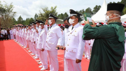 Pelantikan Massal Kades Terpilih di Tapanuli Utara