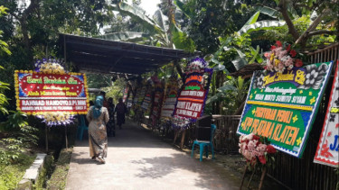 Mbah Minto Youtuber Asal Klaten Tutup Usia, Rumah Duka Kebanjiran Karangan Bunga