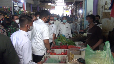 Sidak Pasar Jelang Nataru, Wali Kota Medan Temukan Naiknya Harga Cabai