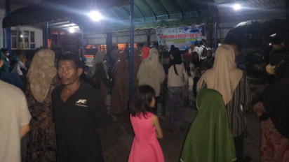 Ribuan Warga Aceh Antre Vaksin Hingga Tengah Malam