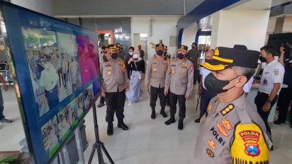 Jelang Libur Natal dan Tahun Baru, Petugas Perketat Protokol Kesehatan di Stasiun