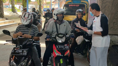Polres Pekalongan Gelar Vaksinasi Covid-19 Secara Drive Thru di Jalur Pantura