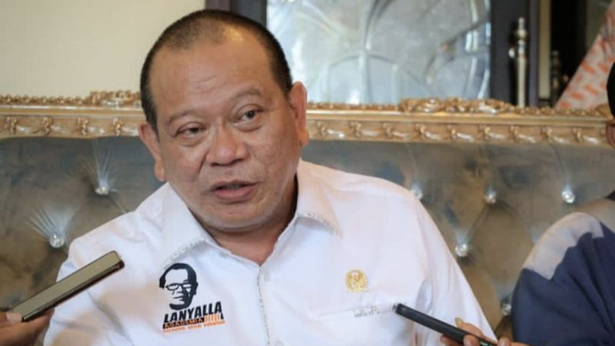 Mantan Ketua Umum PSSI LaNyalla Mattalitti Optimistis Timnas Indonesia Boyong Piala AFF ke Tanah Air
            - galeri foto