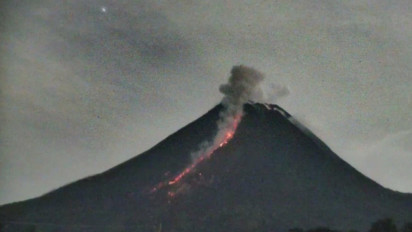 Awan Panas Gunung Merapi Kembali Meluncur Sejauh 1,8 Kilometer