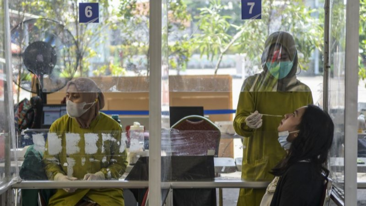 Waspada, Pasien Pertama yang Mengalami Transmisi Lokal Omicron Tanpa Gejala
            - galeri foto