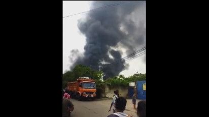 Pergudangan Kimia di Cengkareng Terbakar, 18 Unit Mobil Pemadam Kebakaran Dikerahkan